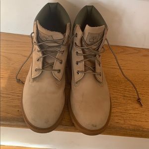 Boys Timberland boots tan size 6.5